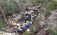 Tragedia en San Martin de los Andes: Un camión desbarrancó y cayó al vacío