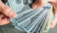 Récord histórico: El dólar blue subió $10 y cerró a $800