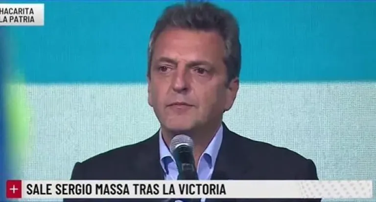 Sergio Massa tras ir a ballotage contra Javier Milei: "En esta elección la grieta se murió" Sergio Massa tras ir a ballotage contra Javier Milei: "En esta elección la grieta se murió"
