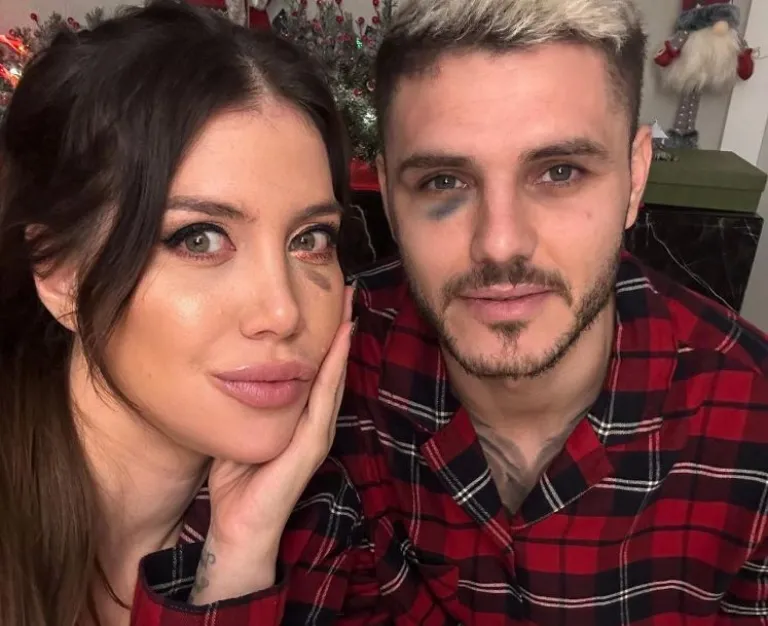 La foto navideña de Wanda Nara y Mauro Icardi con un ojo morado: qué pasó