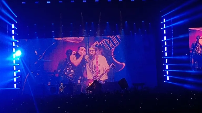Chano sorprendió a todos cuando cantó junto Airbag
