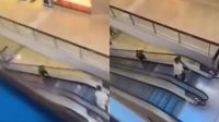 [VIDEO] Un hombre intentó frenar al atacante del shopping en Australia