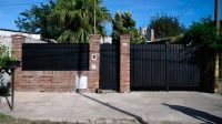 Terror en Rosario: un adolescente fue baleado mientras le abría el portón a su padre