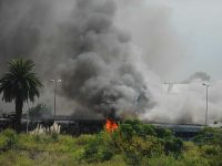 Incendio en el Roca: seis vagones en desuso se prendieron fuego en Gerli