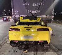 Córdoba: Un hombre murió tras chocar su Camaro contra un camión 
