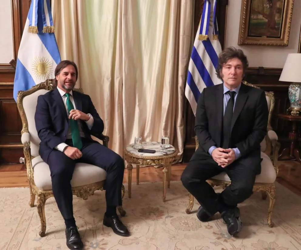 Javier Milei se reunió en la Casa Rosada con Luis Lacalle Pou