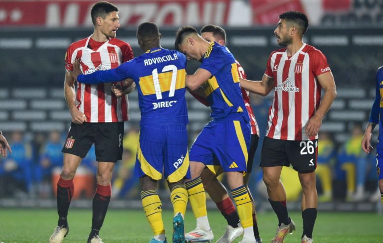 In a controversial match, Boca Juniors and Estudiantes tied for the Professional League