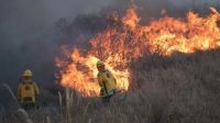 Córdoba: Bomberos combaten un nuevo incendio en Sierras Chicas