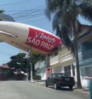 Insólito: San Pablo metió un dirigible en la previa del duelo ante Botafogo y terminó estrellado