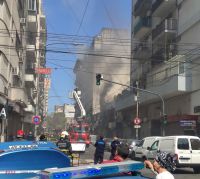 Incendio en el barrio porteño de Once: explotaron aerosoles de un cotillón