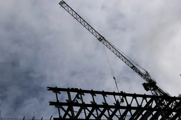 La inversión bruta interna cayó casi un 26% en agosto
