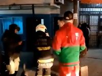 Incendio en un comedor del Bajo Flores: Rescataron personas atrapadas en la terraza