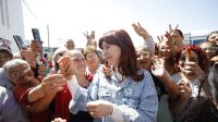 Cristina Kirchner visitó un centro de jubilados en La Matanza: "No nos ignoremos"