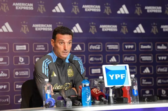 Scaloni no confirmó el equipo para enfrentar a Bolivia pero se refirió a MacAllister