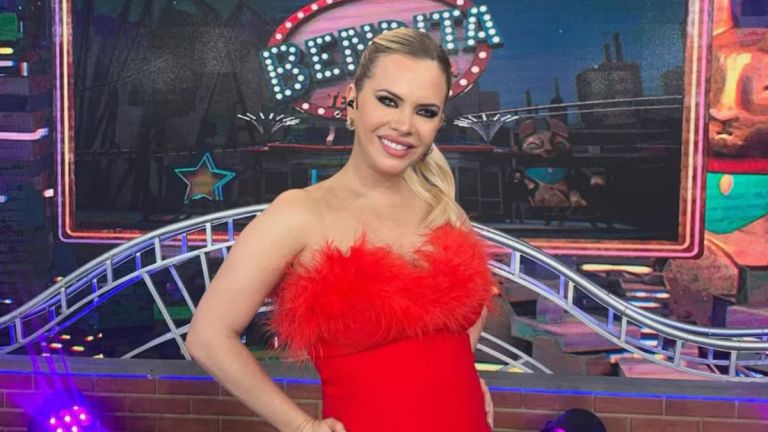 Alejandra Magliettiは、母親である彼女の高度な妊娠の週を示しました
