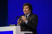 "Siempre se puede caer más bajo": Milei apuntó contra Flor Peña