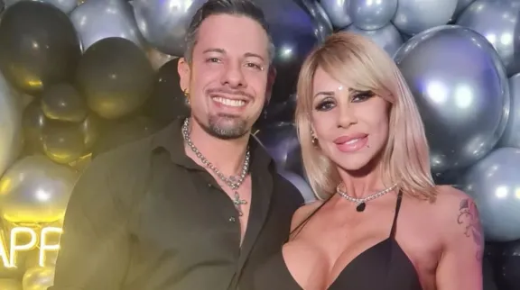 Mónica Farro reveló que se filma teniendo relaciones con su marido