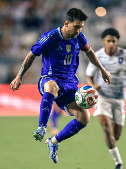 Con doble asistencia de Messi, Argentina aplastó 6-0 a Puerto Rico Con doble asistencia de Messi, Argentina aplastó 6-0 a Puerto Rico