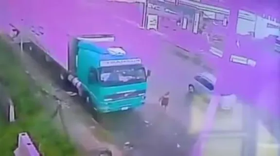 Femicidio en La Matanza: atacó a su pareja en la calle y la mató al atropellarla con un camión