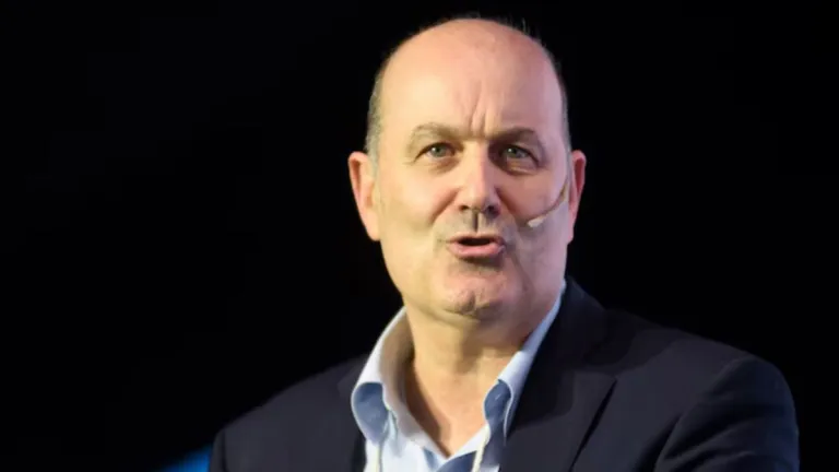 “Si te lastimaste jugando al fútbol, tu empresa no tiene nada que ver”: Sturzenegger explicó la nueva reforma laboral