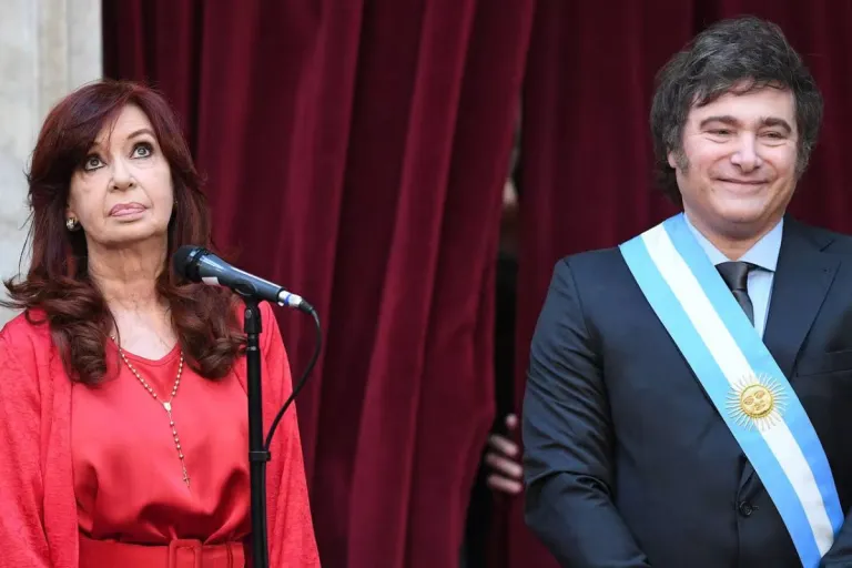 El Gobierno recurrirá a la Corte para frenar la restitución de la pensión de Cristina Kirchner El Gobierno recurrirá a la Corte para frenar la restitución de la pensión de Cristina Kirchner
