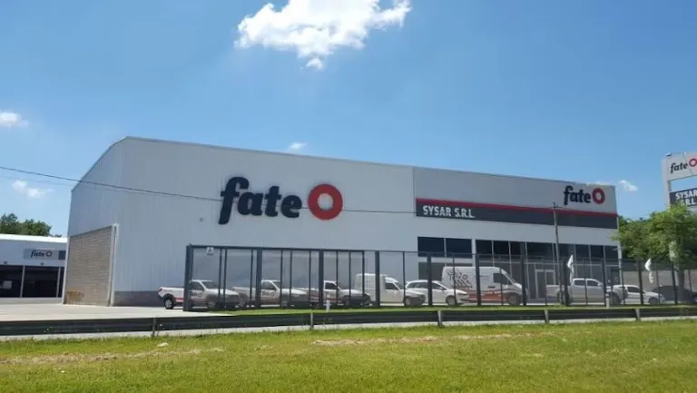 La empresa de neumáticos FATE anunció su cierre y el despido de 920 empleados
