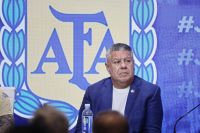 Causa AFA: "Chiqui" Tapia obtuvo un permiso temporal para viajar al exterior