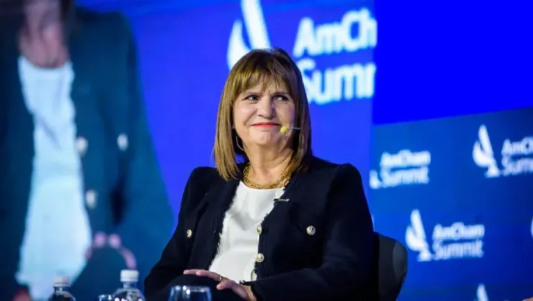 “Les metimos 7”: el festejo de Patricia Bullrich tras la sanción de la reforma laboral “Les metimos 7”: el festejo de Patricia Bullrich tras la sanción de la reforma laboral