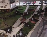 Se derrumbó el techo del estacionamiento de un complejo de viviendas en Parque Patricios