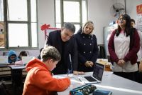 La Ciudad prohíbe el uso de celulares durante clases en la escuela secundaria