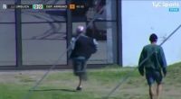 Un equipo del ascenso le puso los puntos a un tuitero libertario tras comentar el robo de una pelota