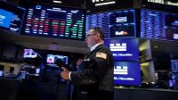 El riesgo país al borde de los 500 puntos luego de una jornada negativa en los mercados