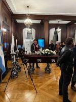 Multitudinaria despedida a Luis Brandoni: figuras del espectáculo y la política dijeron presente en la Legislatura