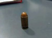 Chaco: En medio de amenazas de tiroteo, hallaron una bala en el baño de una escuela