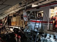 Conmoción en Indonesia: 14 muertos y más de 80 heridos tras el choque de dos trenes