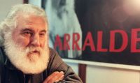 José Larralde: "Los políticos se cambian de partido como se cambian de calzoncillo"