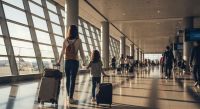 Aumentaron las tasas aeroportuarias y subirán los pasajes de avión