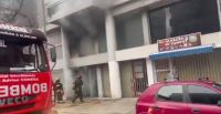 San Cristóbal: Un incendio provocó pánico y obligó a 40 personas a refugiarse en la terraza de un edificio