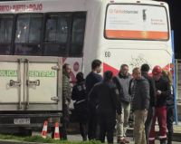 Un colectivo fuera de control se subió a la vereda en una zona transitada de Mar del Plata: el parte de las víctimas