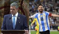 Más de 1.100 chicos prometieron lealtad a la bandera en el Colón y le cantaron el 'feliz cumpleaños' a Messi