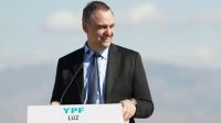 Manuel Adorni renunció al directorio de YPF