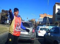 Violento intento de asalto en La Matanza: le apuntaron con un arma mientras manejaba