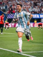 Argentina protagonizó una remontada épica y venció a Egipto para meterse en cuartos