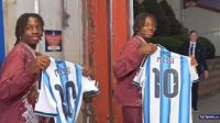 Un jugador suizo se perdió el duelo ante Argentina por una lesión y terminó con la camiseta de Messi