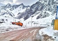 Cerraron los pasos fronterizos de Mendoza, Río Negro y Neuquén por intensas nevadas