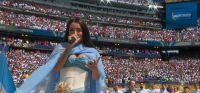 María Becerra emocionó con su interpretación del Himno Nacional en la final del Mundial