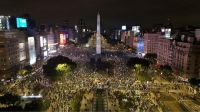 ¡Se festeja igual! Miles de hinchas se reunieron en el Obelisco para homenajear a la Selección