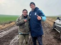 El Dibu Martínez se encajó con su camioneta en el barro y fue auxiliado por una familia marplatense