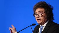 El Gobierno firmó un DNU para expulsar extranjeros que agredan a la Argentina