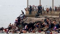 Crisis en España: miles de personas cruzaron desde Marruecos hacia Ceuta
